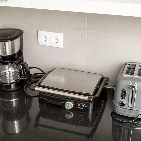 Modern 3bedroom By Metro Easy To Porto アパート *