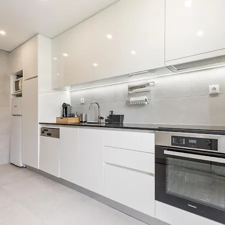 Apartment Modern 3bedroom By Metro Easy To Porto