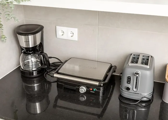 Modern 3bedroom By Metro Easy To Porto Apartment