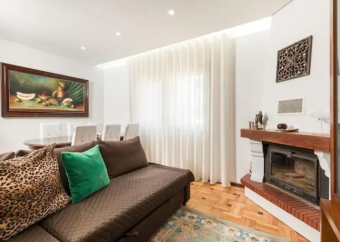 Modern 3bedroom By Metro Easy To Porto Apartment