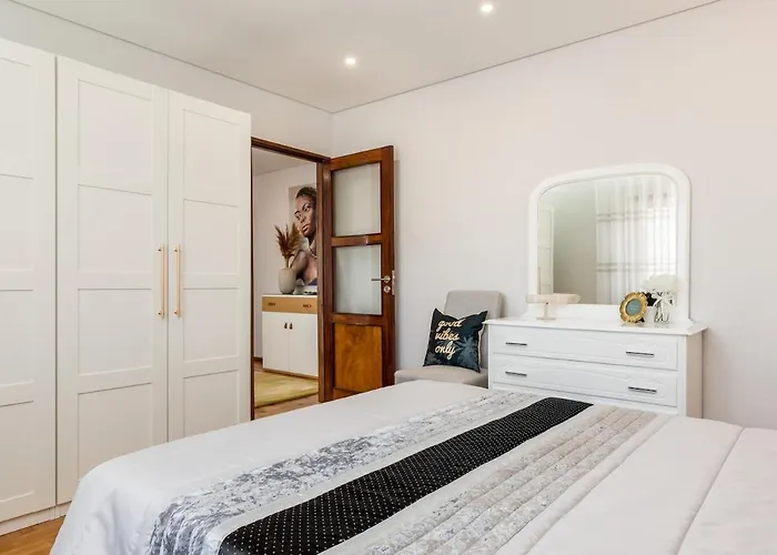 Apartment Modern 3bedroom By Metro Easy To Porto *